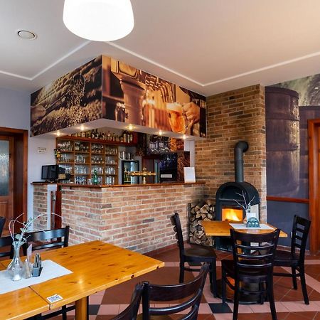 Hotel U Berounky Srbsko Ngoại thất bức ảnh