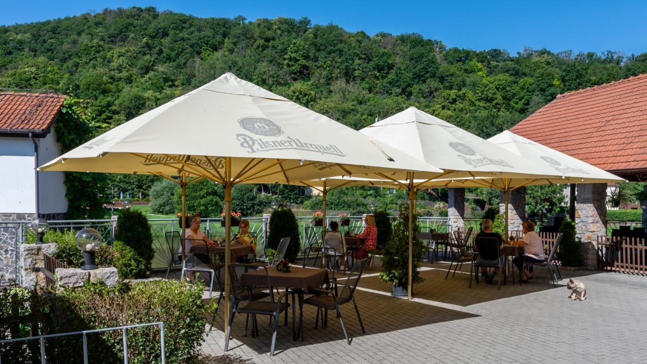 Hotel U Berounky Srbsko Ngoại thất bức ảnh