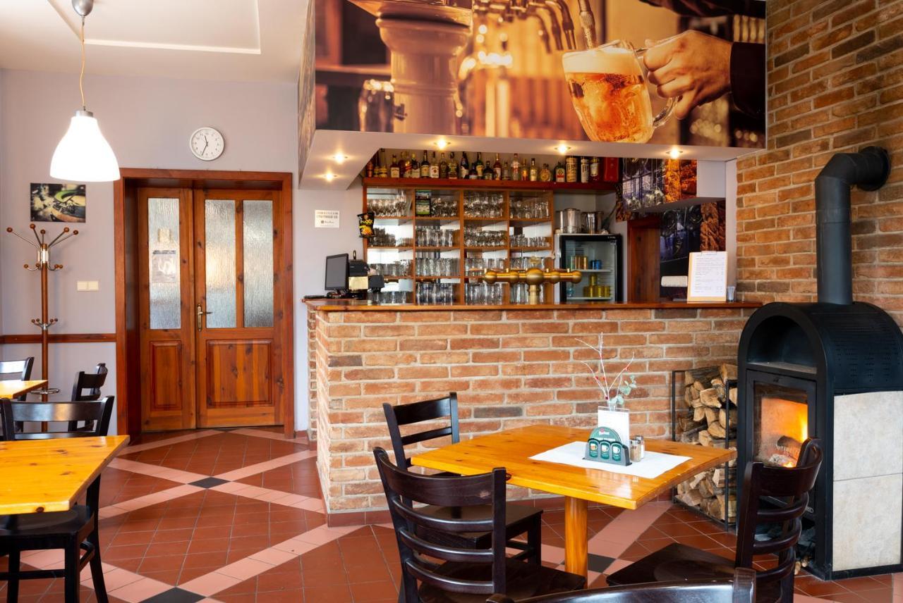 Hotel U Berounky Srbsko Ngoại thất bức ảnh